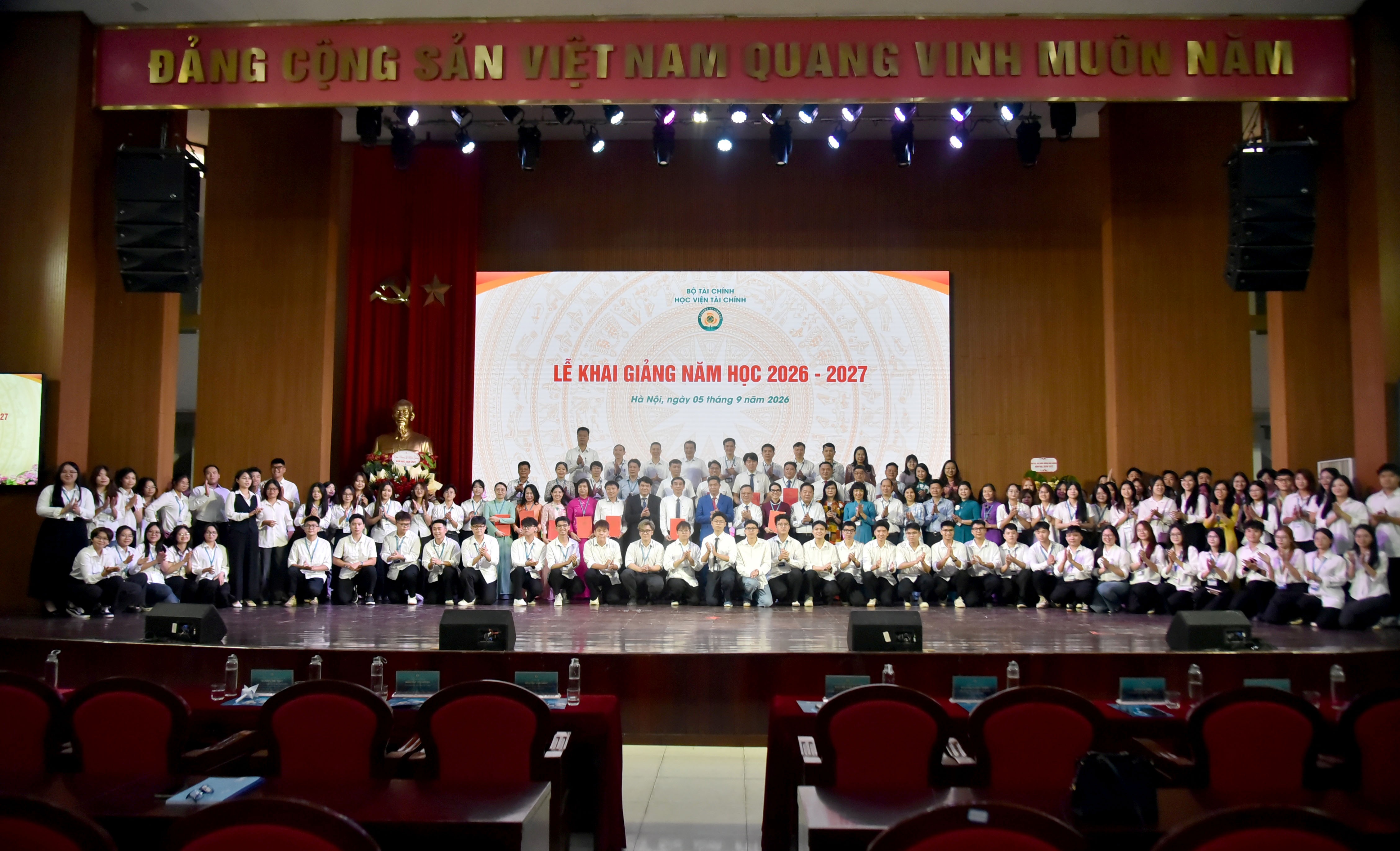 Học viện Tài chính tổ chức Lễ khai giảng và phát động phong trào thi đua yêu nước, ký kết giao ước thi đua năm học 2026- 2027